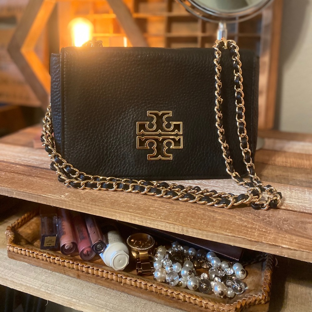 Tory Burch Crossbody Purse with chain stap